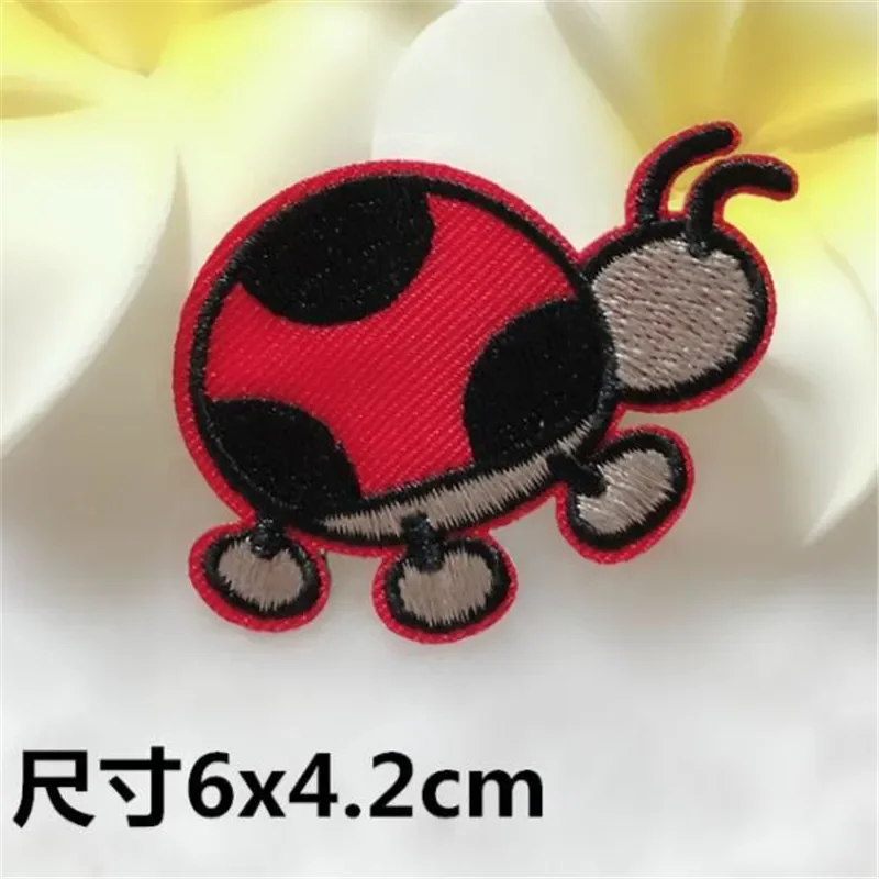 New Ladybug Embroidery Patch for Clothes Iron On Patch Sewing Applique Clothes Sticker Badge Apparel Sewing Garment Accessories