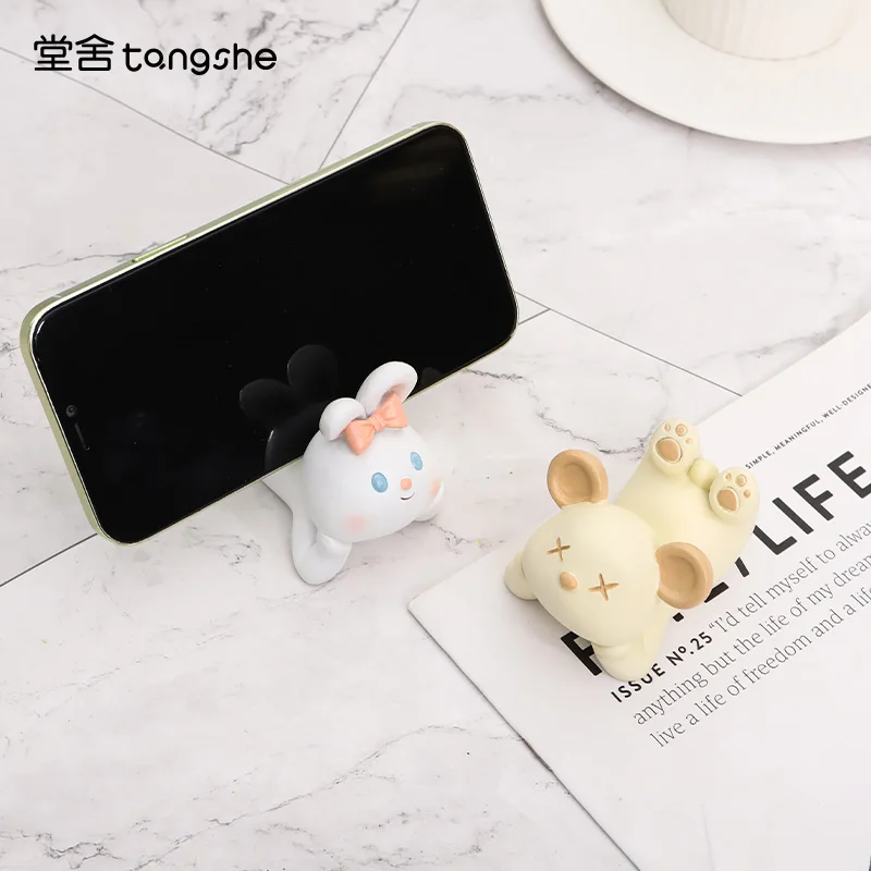 ROOGO Cartoon Rabbits Mobile Phone Holder Decorative Resin Miniature Figurines Funny Phone Holder For Desk