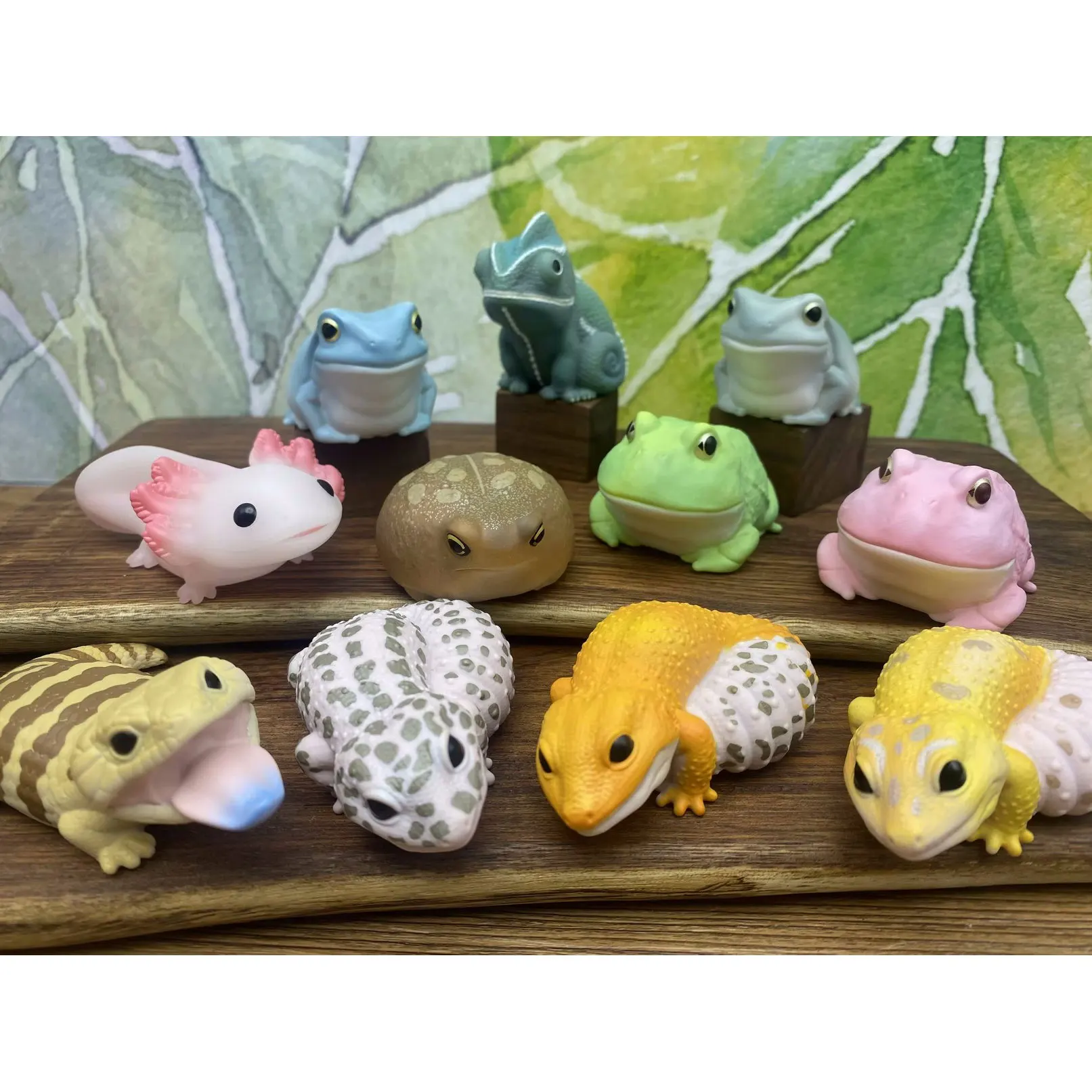 Legitimate Bandai Handheld Animal Lizard Frog Chameleon Cute Cure Department Amphibian Box Egg In Stock