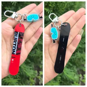 Bilashmart Creative Ski Snowboard Keychain Skiing Sport Outdoor Skateboarding Acrylic Car Keyring Pendant Backpack Decoration Jewelry Gifts