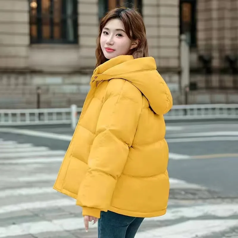 2025New Giacca corta invernale da donna Parka Cappotto con cappuccio Spessore caldo piumino di cotone Capispalla Parka femminile Casual Top Cappotto basic