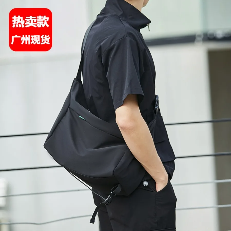 

【Новый стиль】Японская сумка через плечо, модная повседневная сумка, мужская студенческая сумка через плечо, спортивная сумка почтальона, вместительная сумка через плечо.