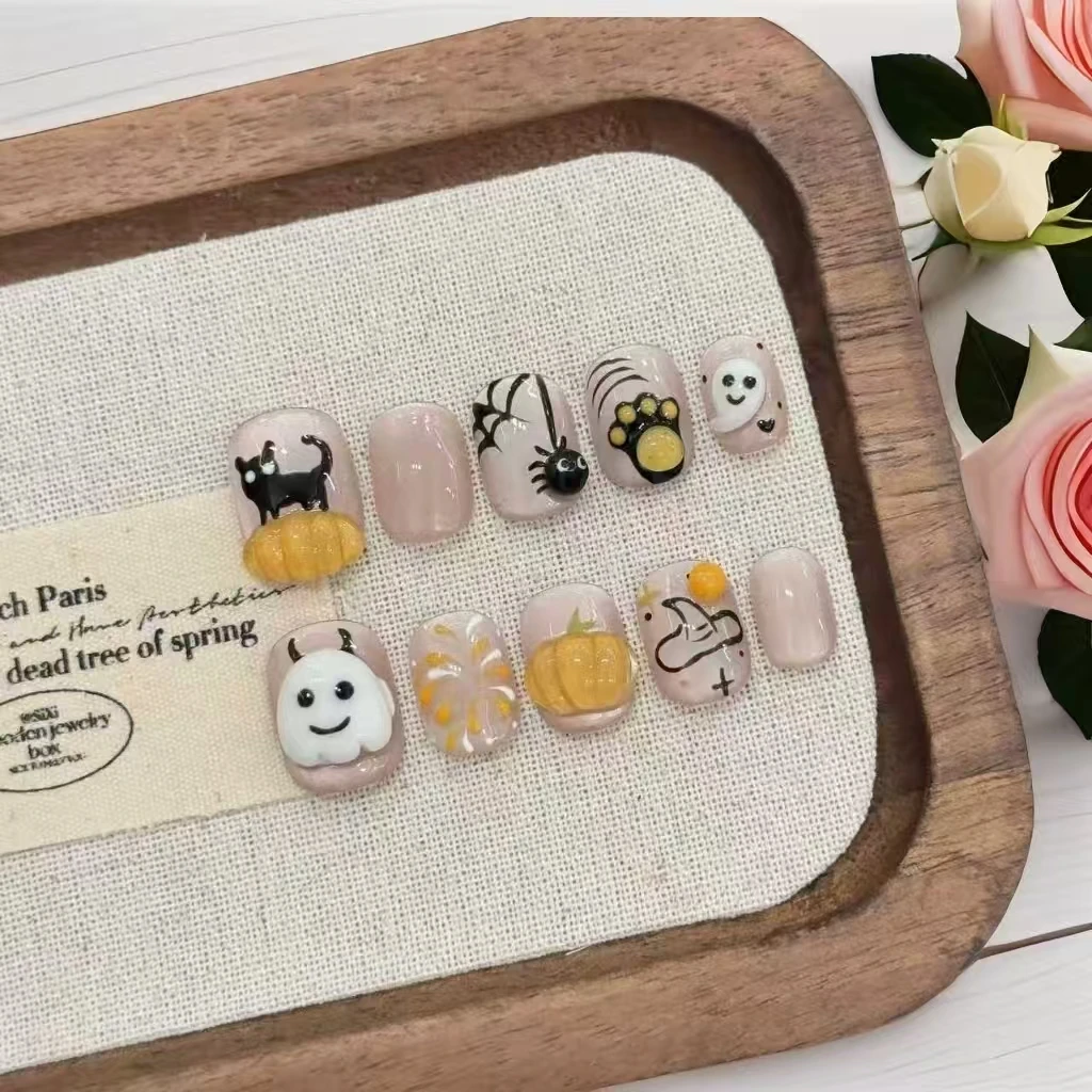 เล็บปลอมสำเร็จรูปลายฮาโลวีนสุดหรู 10 ชิ้น ลายผี แมวดำ ฟักทอง แมงมุม ดีไซน์ 3 มิติ สำหรับงานปาร์ตี้ พร้อมอุปกรณ์ 4 ชิ้น และกาวติดเล็บ