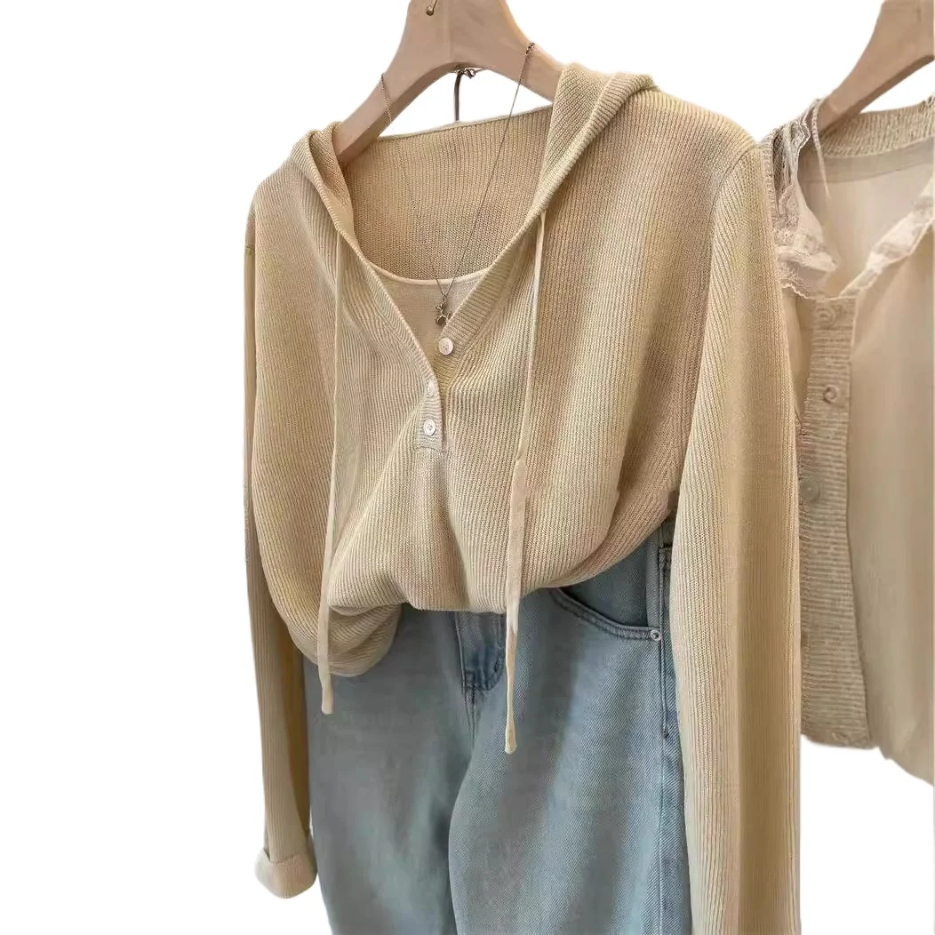 

2026 Simple and Elegant Classic Fashionable Fake Two-piece Half-open Button Hemp Knitted Sweater Hoodie Women's Short Top Tide