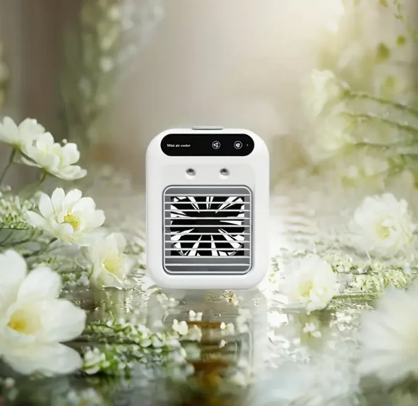 

USB mini electric fan mini air conditioning fan desktop silent spray cold fan mobile refrigeration