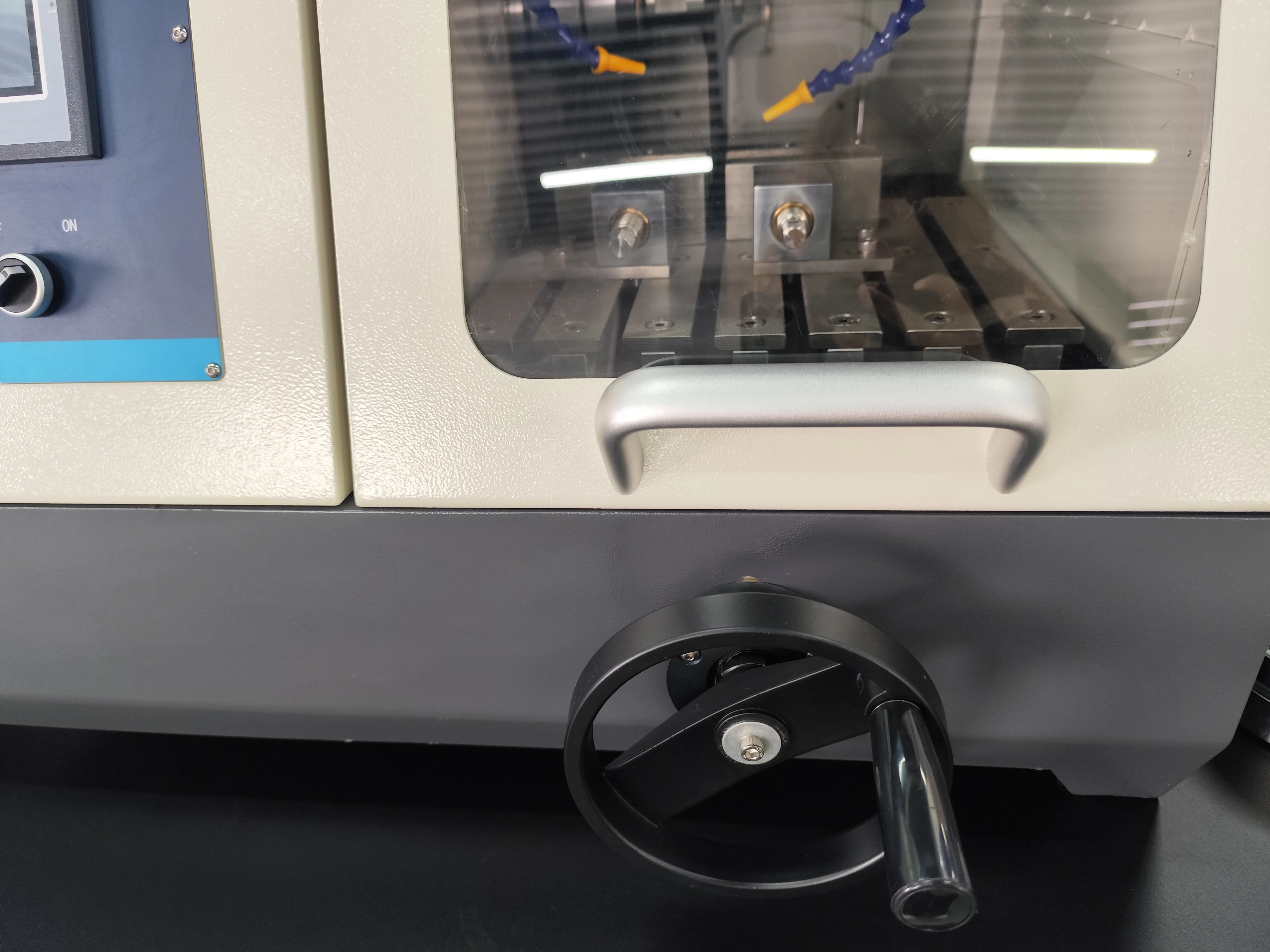 Durable Automatic Sample Cutter Model Metallographic Specimen Cutting Machine