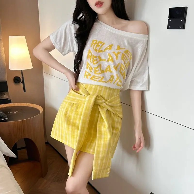 

Women's Summer Yellow Skew Collar Letter T-Shirts Mini Plaid Skirts Two Piece Sets Lady Fashion Off-Shoulder Tops Skirt Outfits