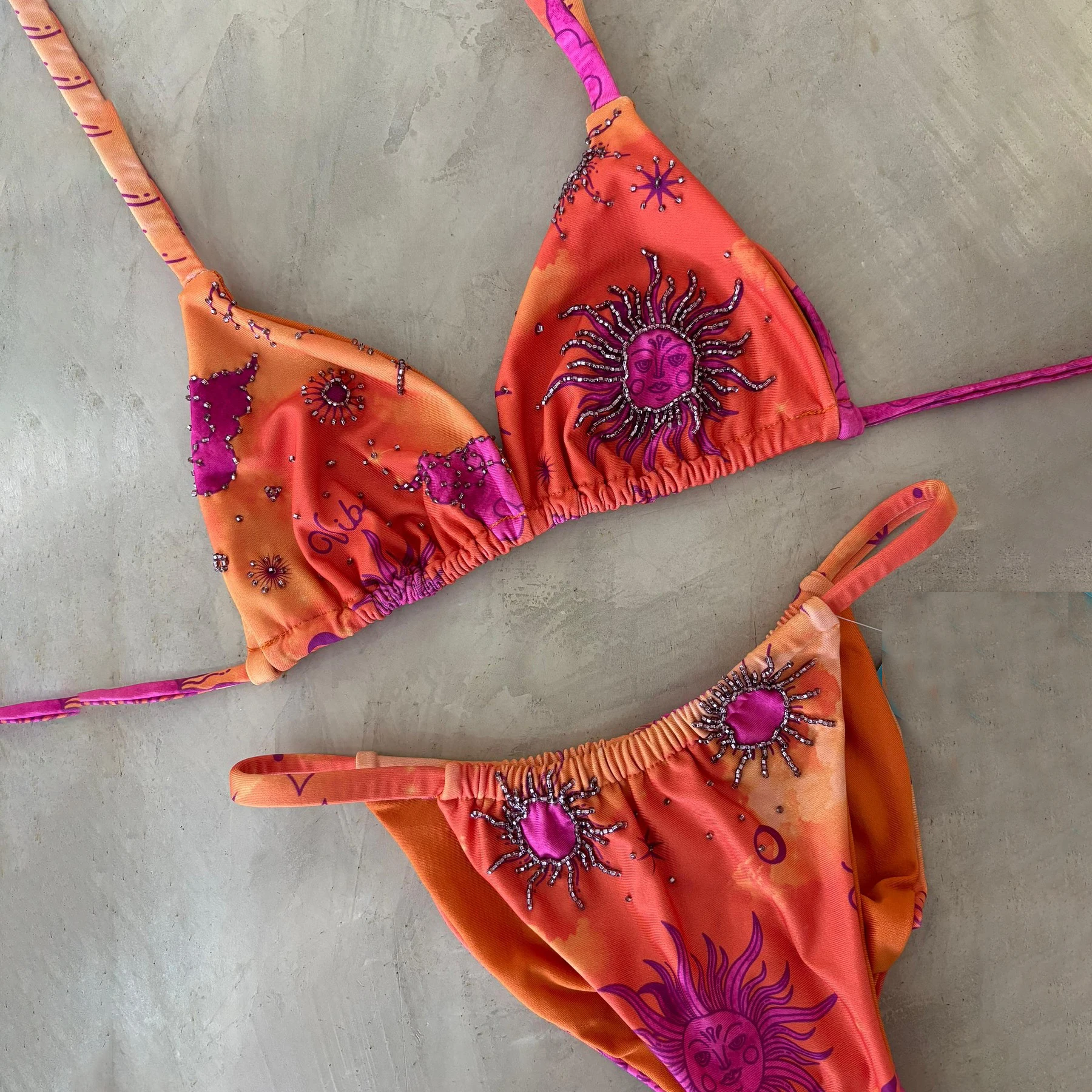 

Блестящий комплект бикини с бриллиантами, сексуальный женский купальник, купальник с эффектом пуш-ап, женский купальный костюм с лямкой на шее, боди с принтом солнца, пляжная одежда