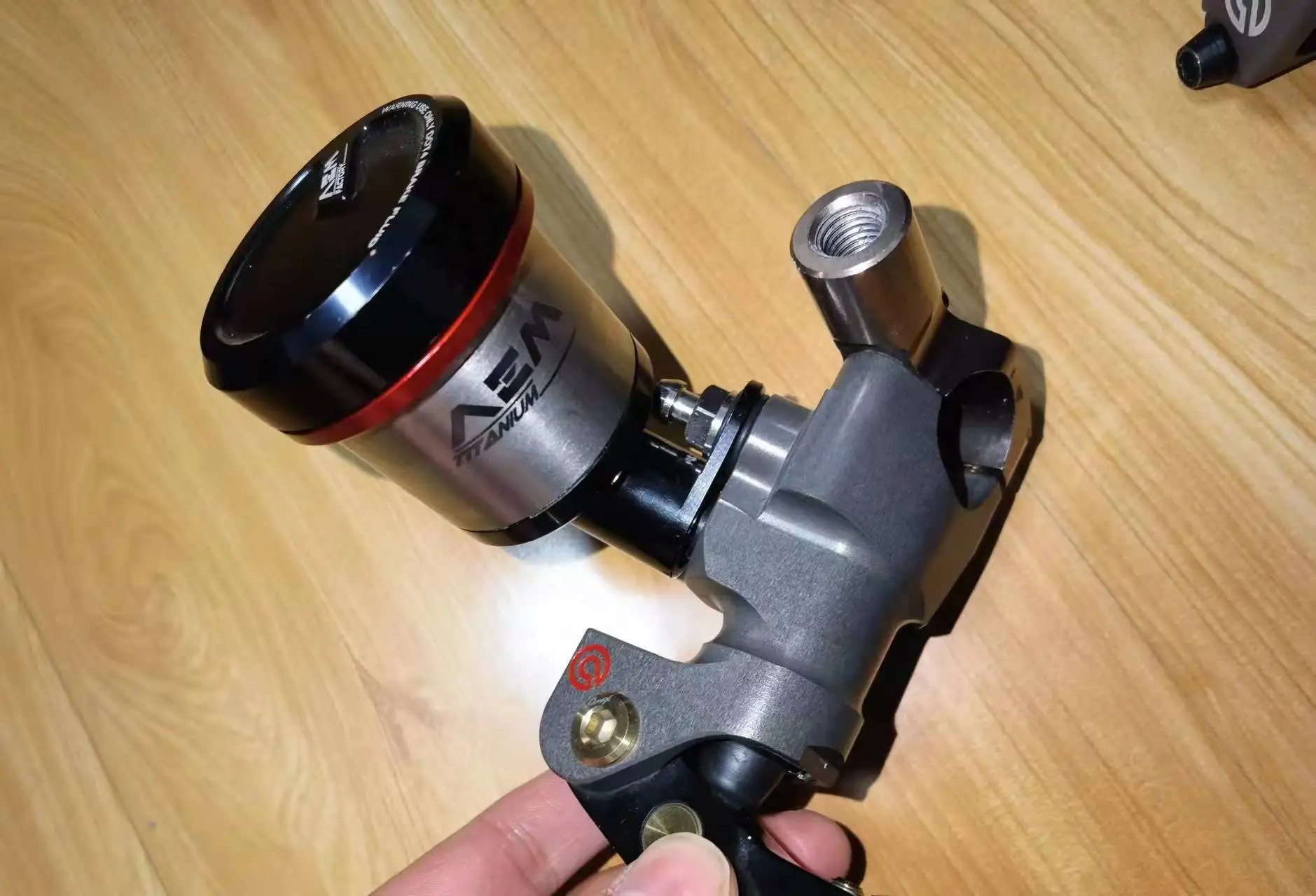 وعاء زيت AEM، كوب زيت من سبائك التيتانيوم، قابس مباشر لسرعة الرياح بريمبو #3