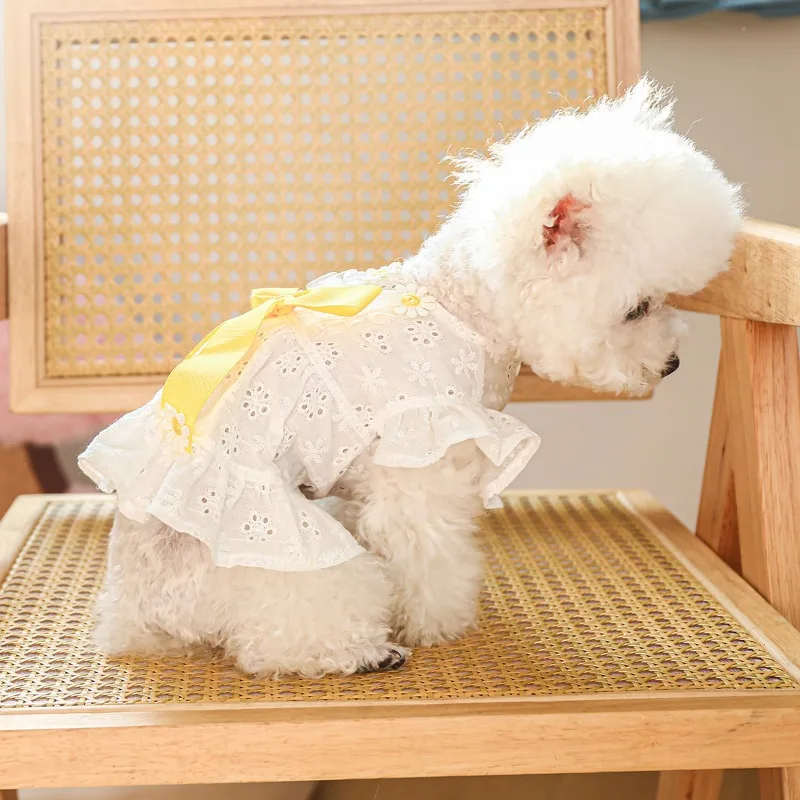 2024 Ropa para mascotas Vestido blanco transpirable con lazo de verano