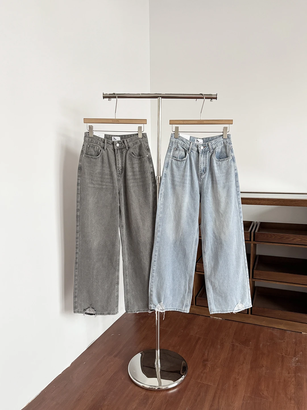 

Джинсы женские с высокой талией, широкими штанинами, летние, в корейском стиле, INS-дизайн, свободные, стройнящие, с драпировкой, с дырками, прямые, длинные брюки