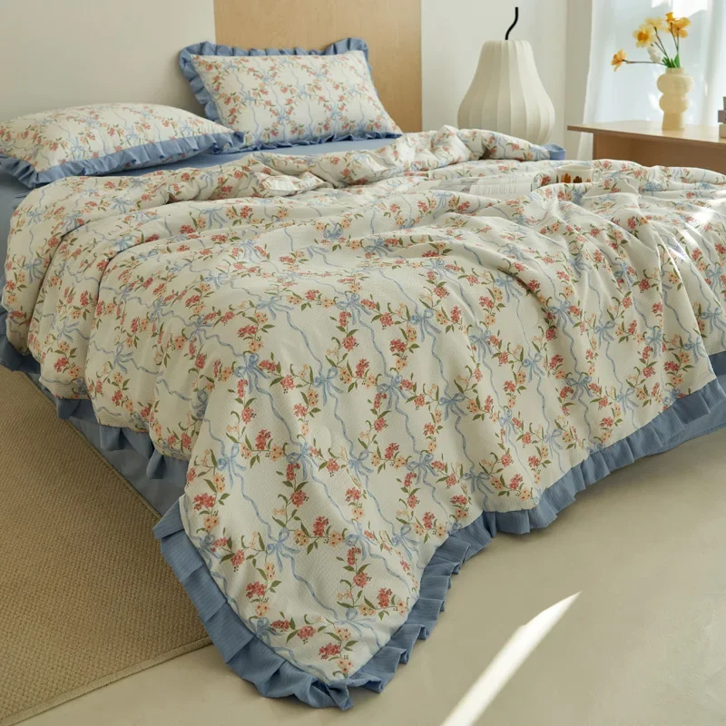 Botanical Flowers Pattern Ruffled Quilt Summer Cool Air Conditioning Quilt Skin-friendly Soft Thin Blanket for Kids Boys Girls