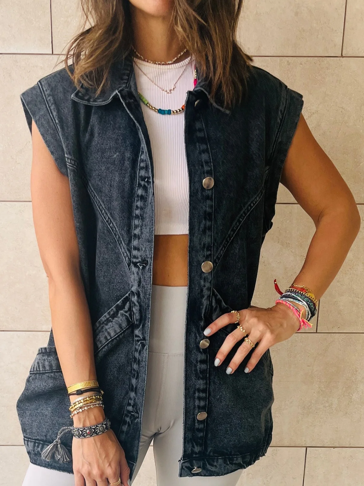 Sleeveless Pockets Oversized Denim Vest Classic Button Down Jean Vest Women Casual Loose Lapel Jean Jacket Fashion Streetwear