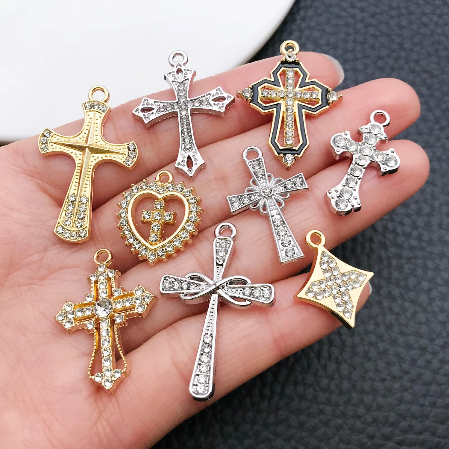 

30pcs Rhinestone Studded Alloy Cross Pendants. A popular DIY accessory ideal for creating bracelets, necklaces, earrings