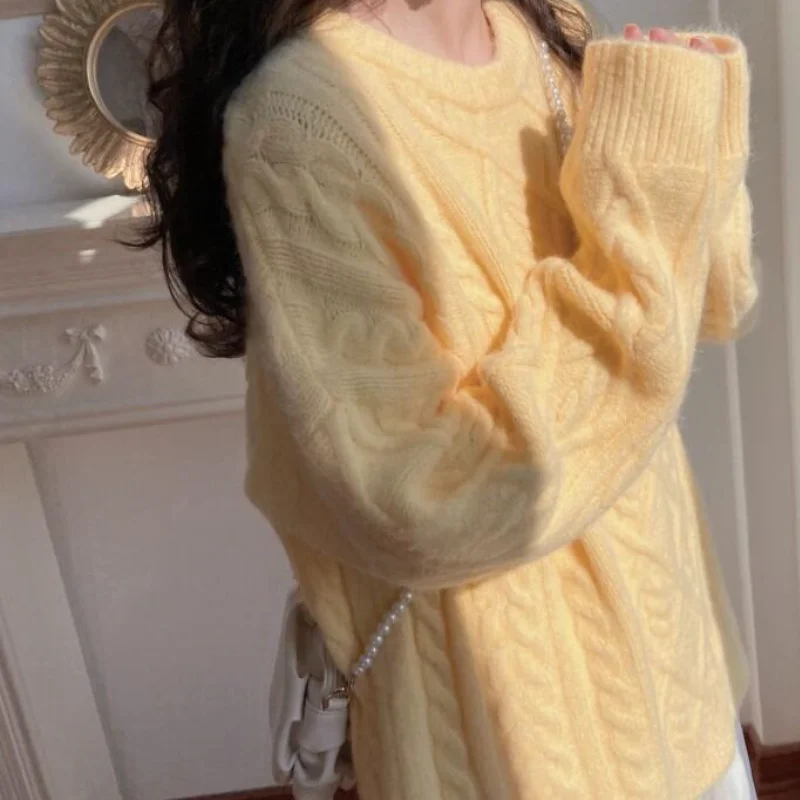 ملابس منزلية عصرية سترة نسائية تريكو سترات نسائية موضة 2025 ملابس شتوية للسيدات وسترات علوية تسحب فرو نسائي