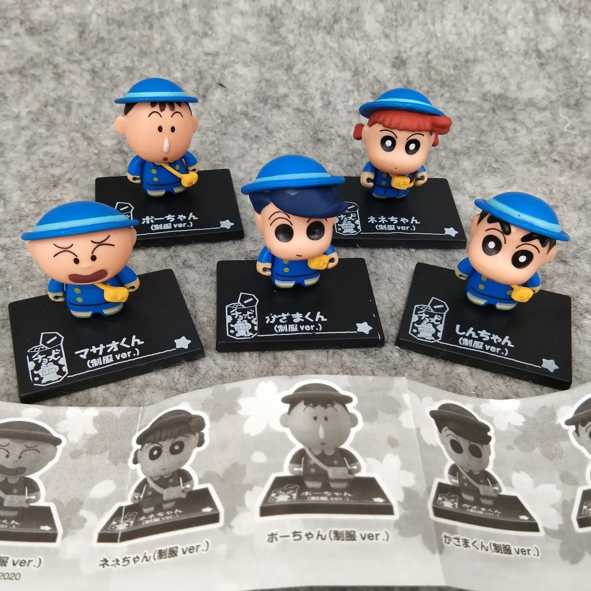Bandai 5 pz/set Nuovo Anime Crayon Shin-chan Scuola Materna Uniforme Kawaii Figura PVC Modello Giocattoli Bambola Raccogliere Ornamenti Regali