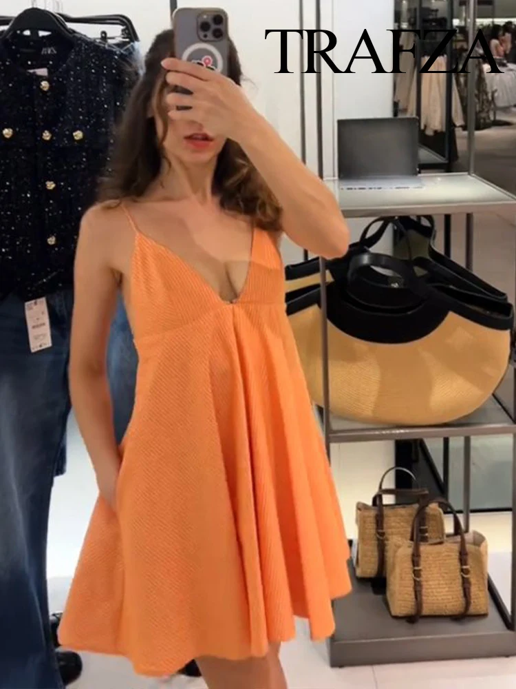 

TRAFZA Women Summer New Fashion V-neck Poplin Striped Sleeveless Short Top Female Sexy Backless Zipper Casual Pleated Sling Top
