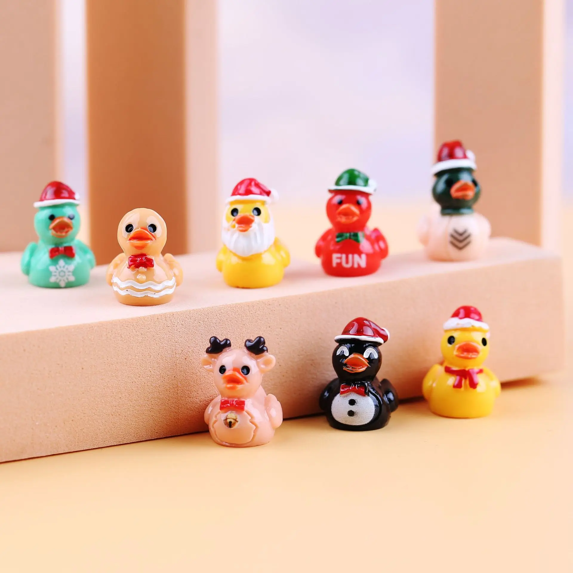 3050 Uds Mini figuritas de patos
