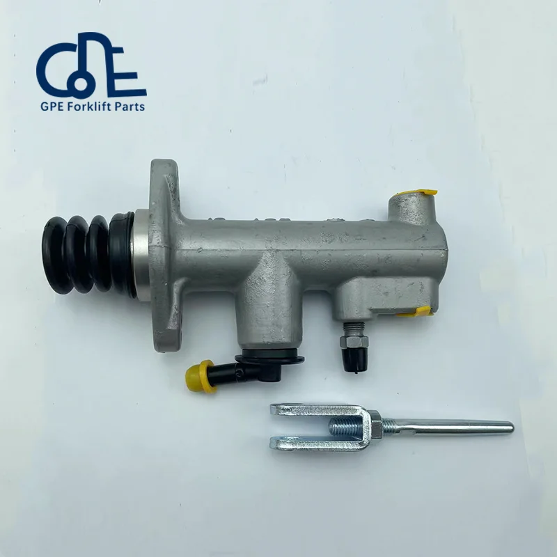 

32010-05220,32051-01690,32051-01700 Forklift spare Parts Brake Master Cylinder used for FB10~30-7/-8/-V/-7V