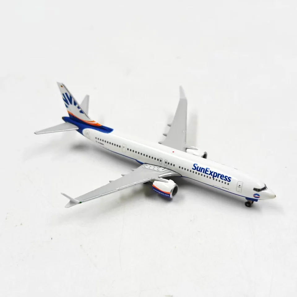 Diecast Herpa 1:500 Scale SunExpress 737 MAX 9 534291 Alloy