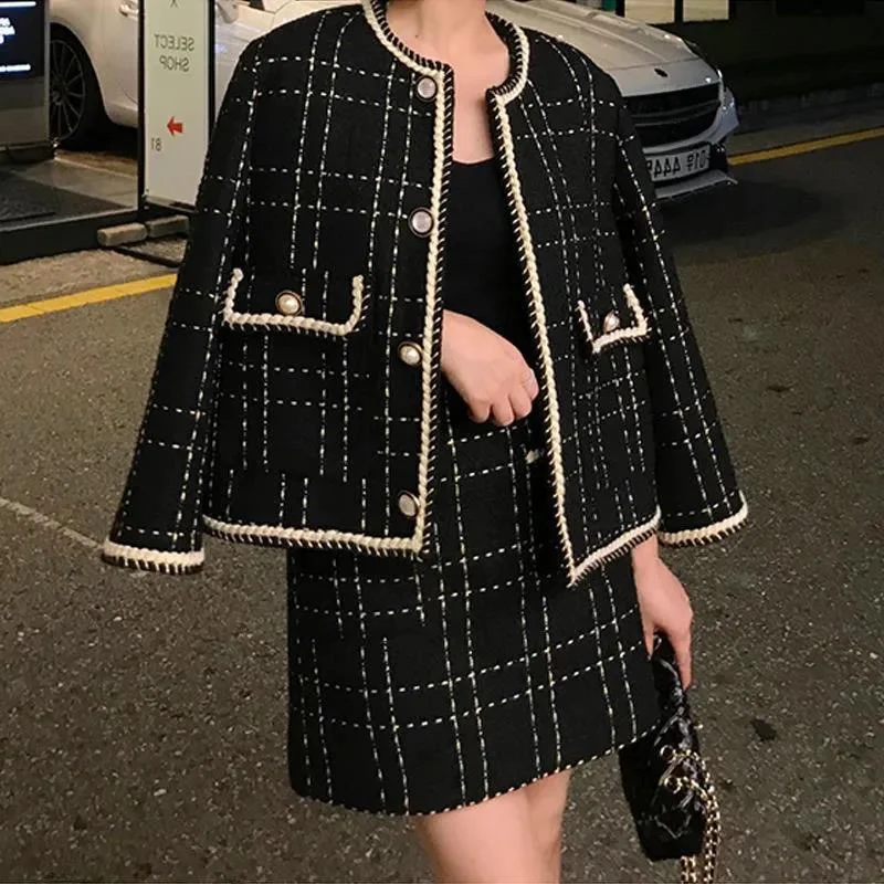 2026 Autumn New Style Fashion Set Women's Short Coat Skirt Two-Piece Set Coarse Tweed Small Fragrance Style Loose Fit Winter