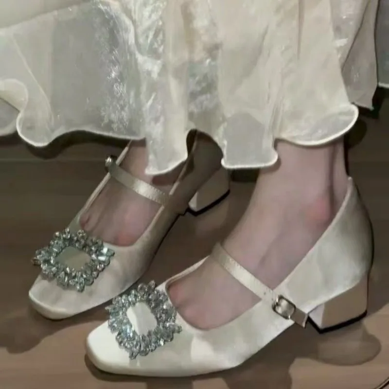

Осенние новые осенние туфли на каблуке с квадратным носком и квадратным носком, со стразами и квадратной пряжкой, однополосные нескользящие одинарные туфли