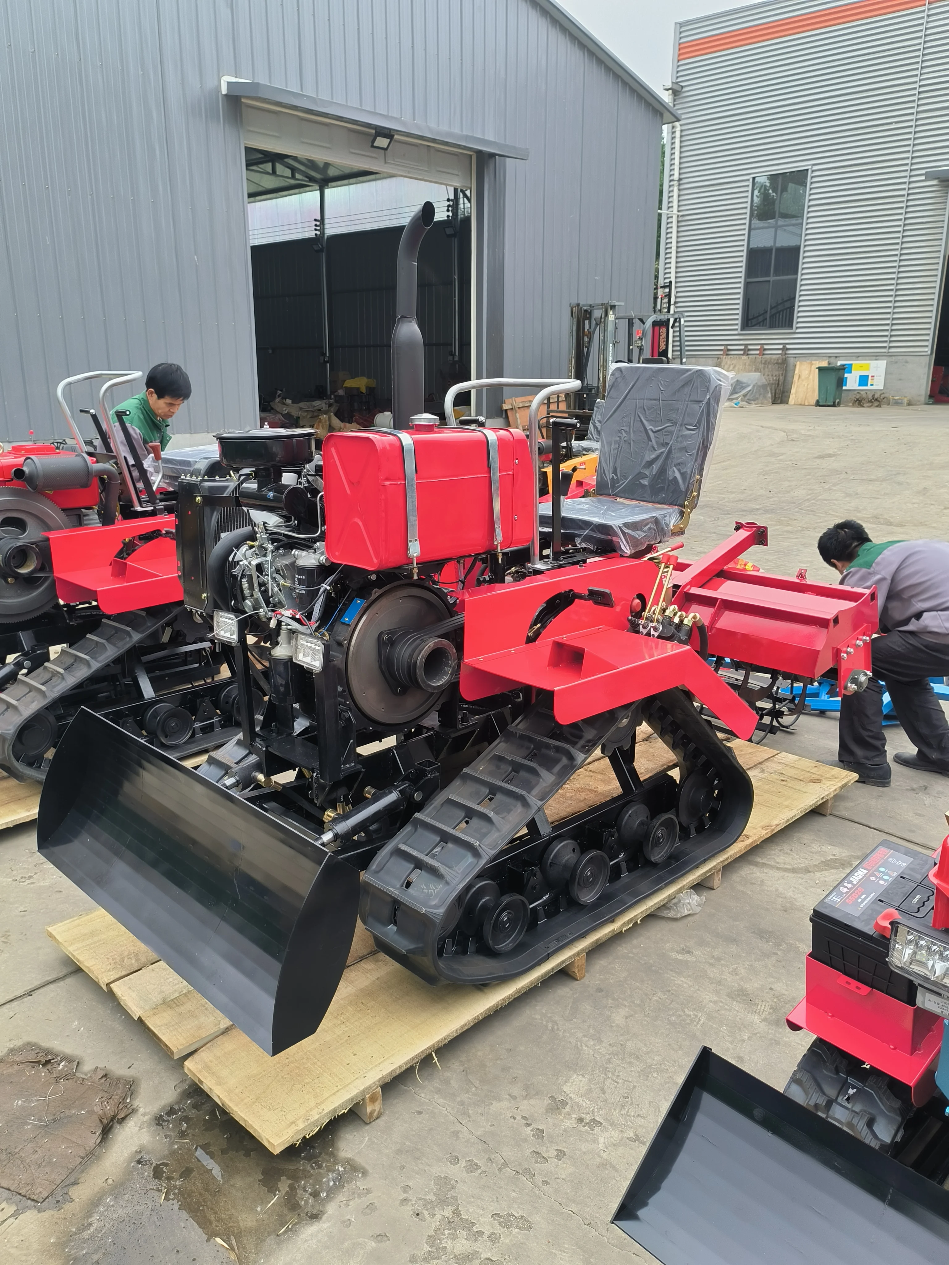 Power  Farming/Garden Multifunctional Mini Track Cultivator 50 HP