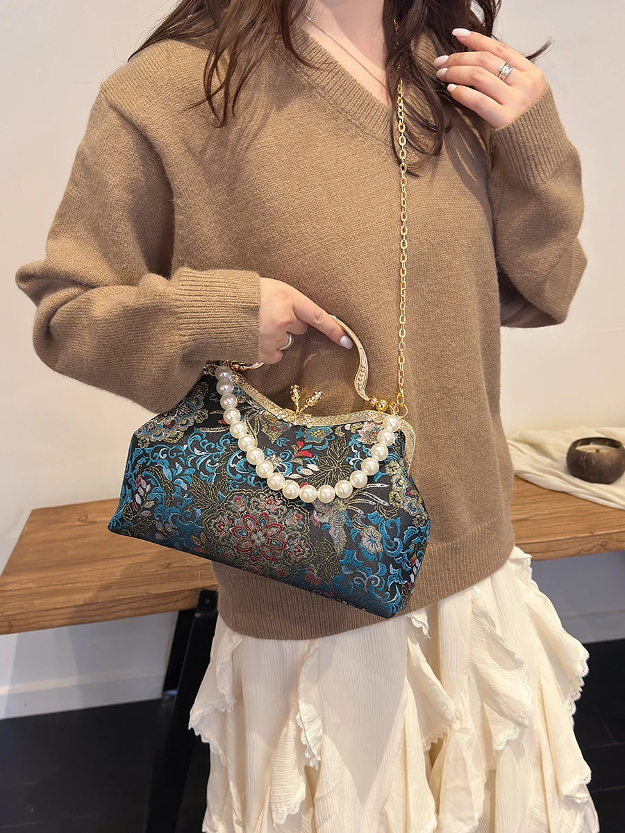 

Винтажный клатч в китайском стиле с цветочной вышивкой, мягкая цепочка, сумка через плечо, новый дизайн, женская сумка, повседневный аксессуар