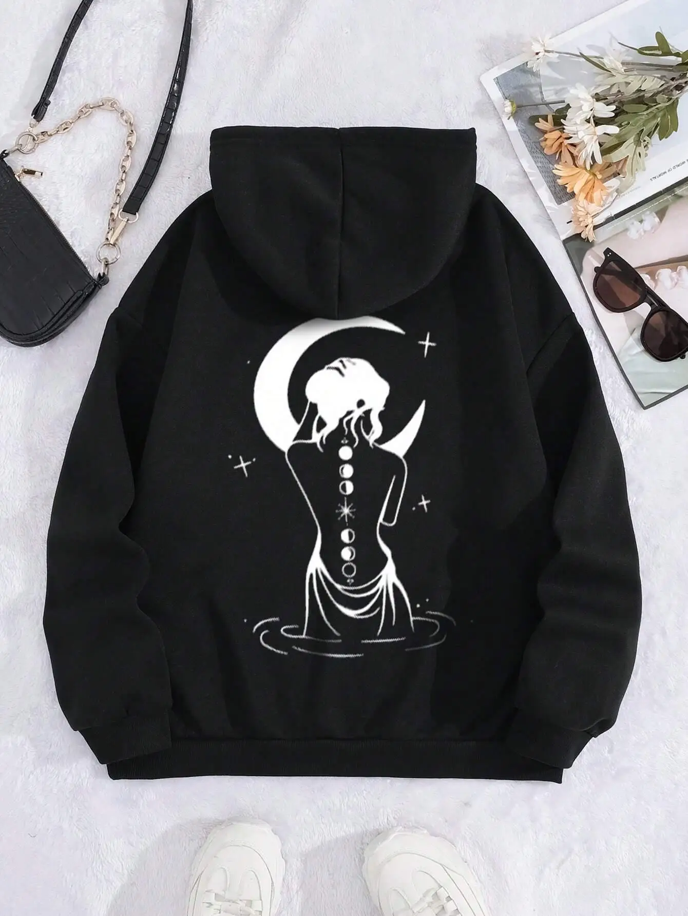 The Girl Is Bathing Under The Moonlight Women\'s Hoodie Autumn Crewneck Hoody Casual Loose Sweatshirt Simple S-XXL Pullover Tops