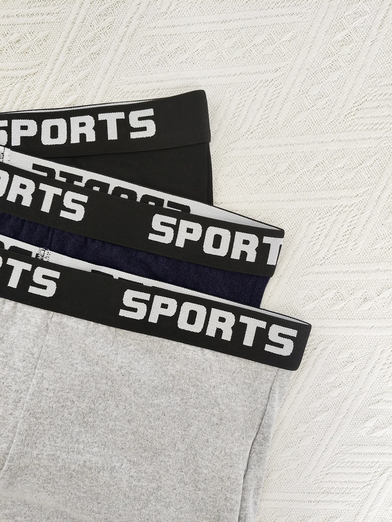 مجموعة من سراويل داخلية رياضية مكونة من 5 قطع، تتميز بشورت مرن ومريح وجيد التهوية