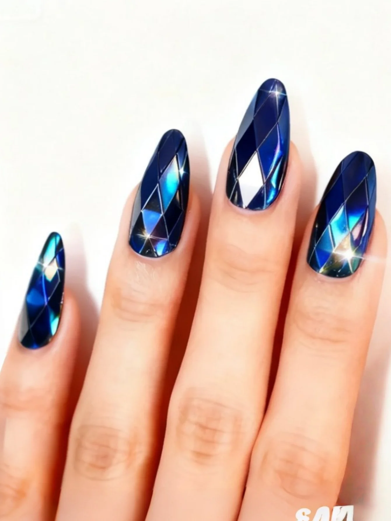 เล็บปลอมทรงอัลมอนด์แบบยาวปานกลาง ลายเพชร 3 มิติ ชุบไฟฟ้า เงางามพิเศษ จำนวน 24 ชิ้น แบบถอดได้