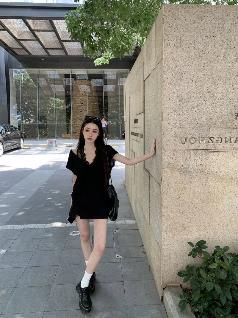 Women Sexy Tank Sle Hanging Neck V-neck Lace Shirt 2025 Spring New High Sleveeless Sense Inner wear Waist Hugging Slimming Vest