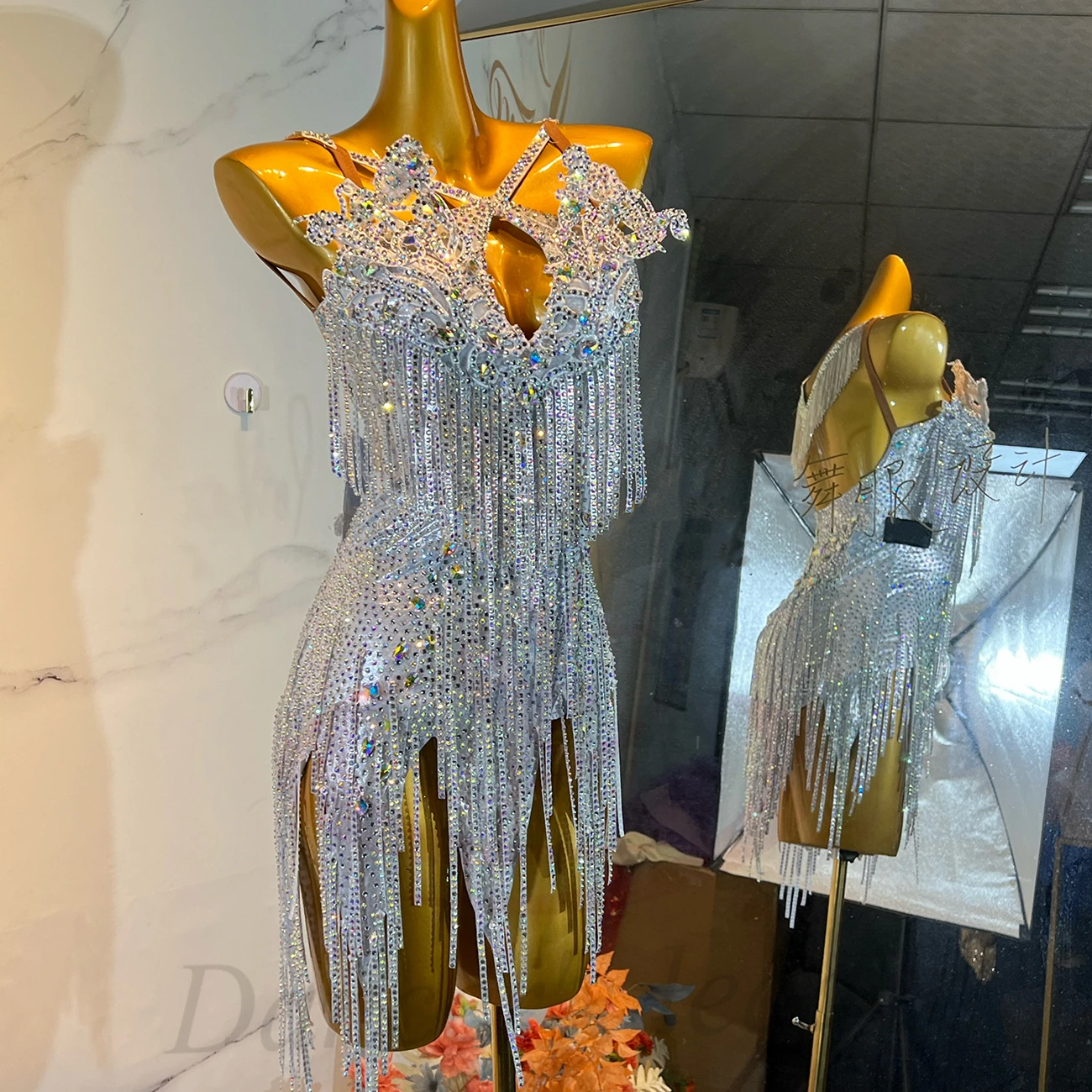 

Платье для латиноамериканских танцев для взрослых и детей, с высококачественными стразами, на заказ, с полосками из страз, профессиональная одежда для танго для женщин