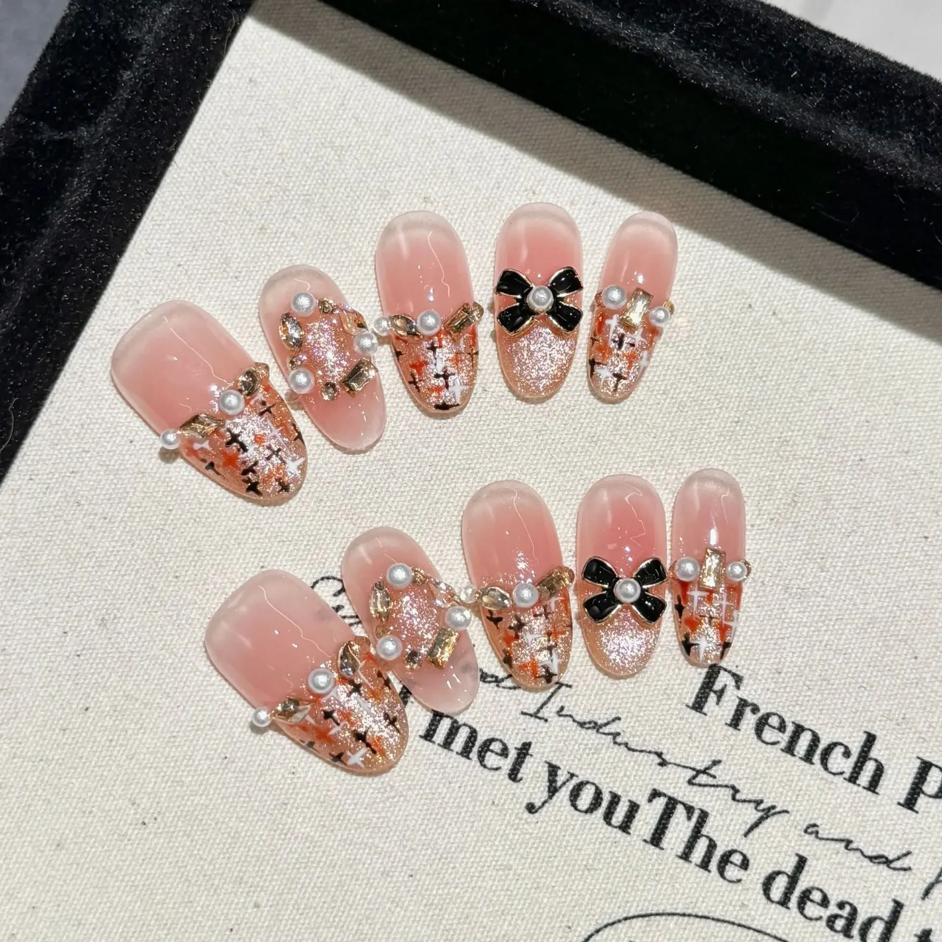 10 pçs artesanal imprensa em unhas capa completa brilhante aurora olho de gato borboleta strass unhas falsas amêndoa francesa wearable manicure