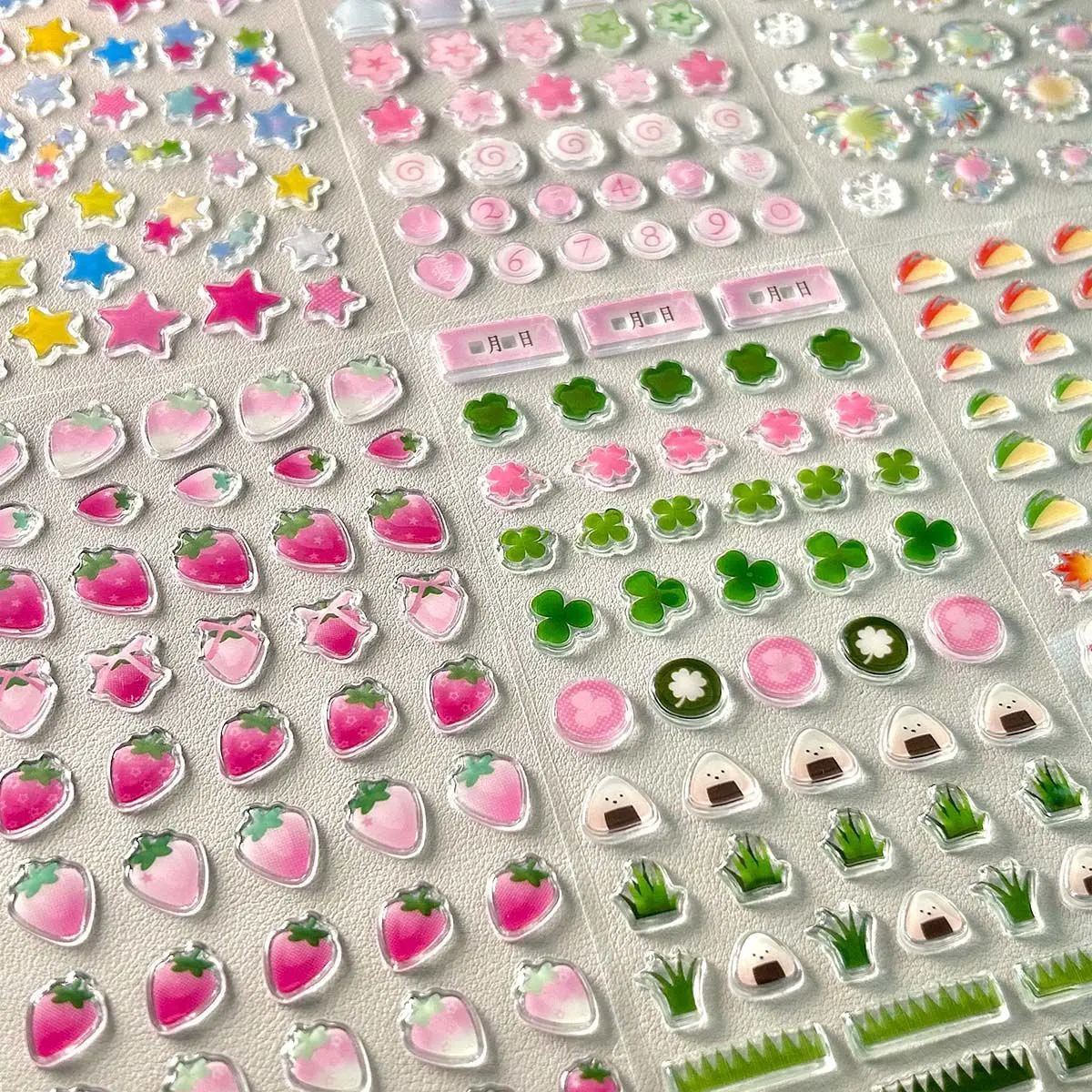 Epoxy Sticker Hand Account Three-dimensional Sticker Four-leaf Clover Strawberry Cute Mobile Phone Case Decoration Material