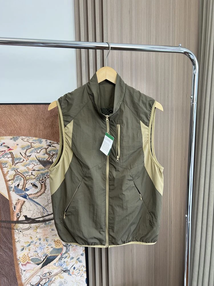 

Lightweight Breathable Summer New Outdoor Men's Vest Svel Spor Casual Jaet Zipper Closure Side ket Loose Fit