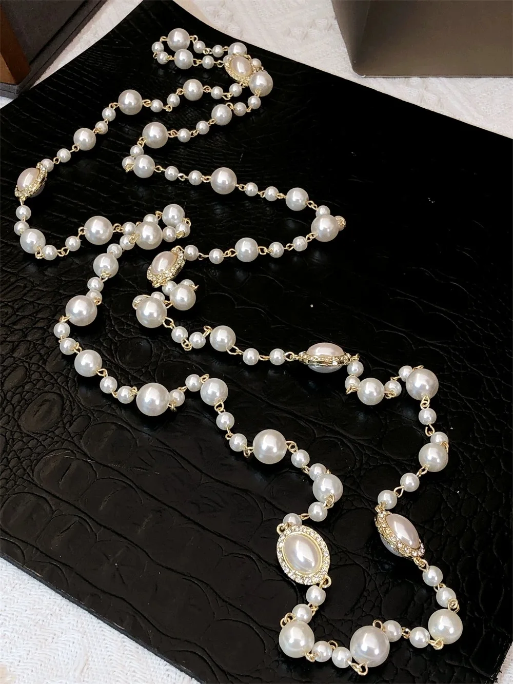 

Luxury Fashion Multi Layer Pearl Necklace