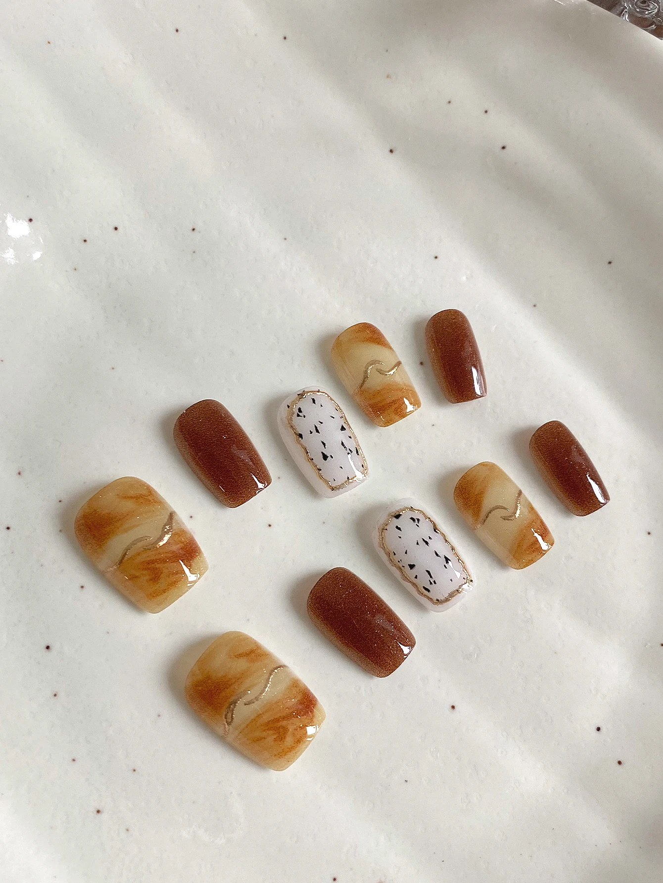 Press On Nail Set - Набор из 10 накладных ногтей с