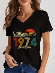 Nieuwe Vintage 1974 Print T-Shirts Vrouwen Casual V-Hals T-Shirts Top Zomer Losse Korte Mouw Verjaardagsfeestje Vrouwen Jaar T-Shirts