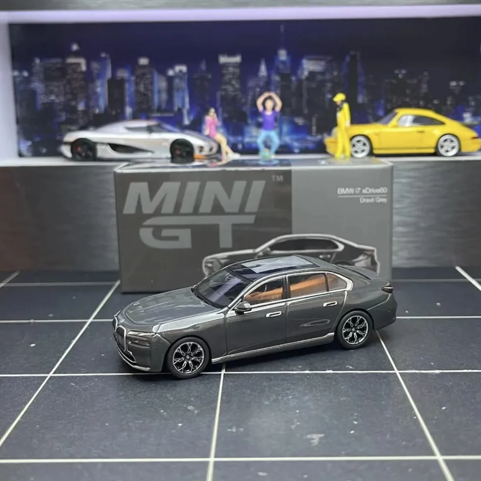 

Литой под давлением масштаб 1:64, 818, BMW I7, серый сплав, модель автомобиля, Коллекционная игрушка, подарок, сувенир, демонстрационный орнамент