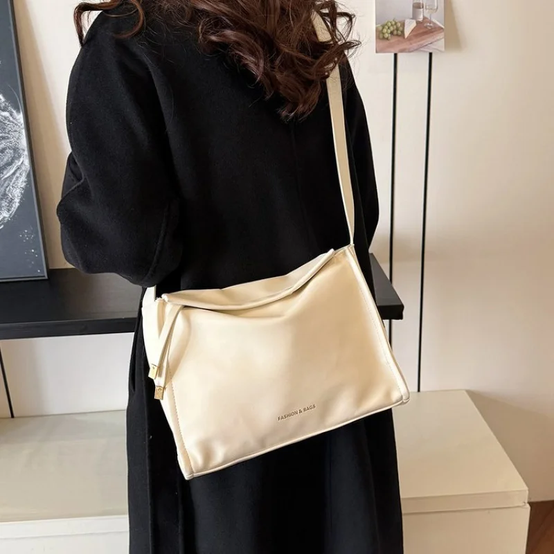 

Ladies Tote Bag Made Of Lavender-Patterned Leather Boasting High-End Paris Trendy Lightweight Soft Daily Refined Look​