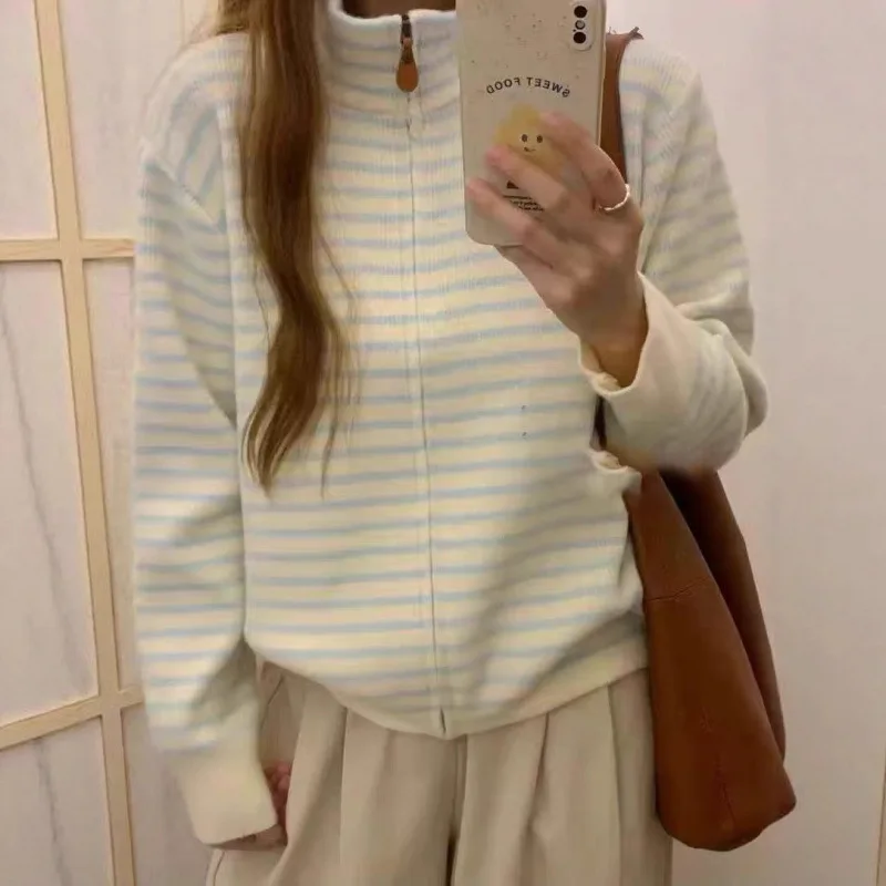 Design Sense Contrasterende kleur gestreept gebreid vest 2025, herfst en winter, nieuw sweaterjack met opstaande hals en ritssluiting