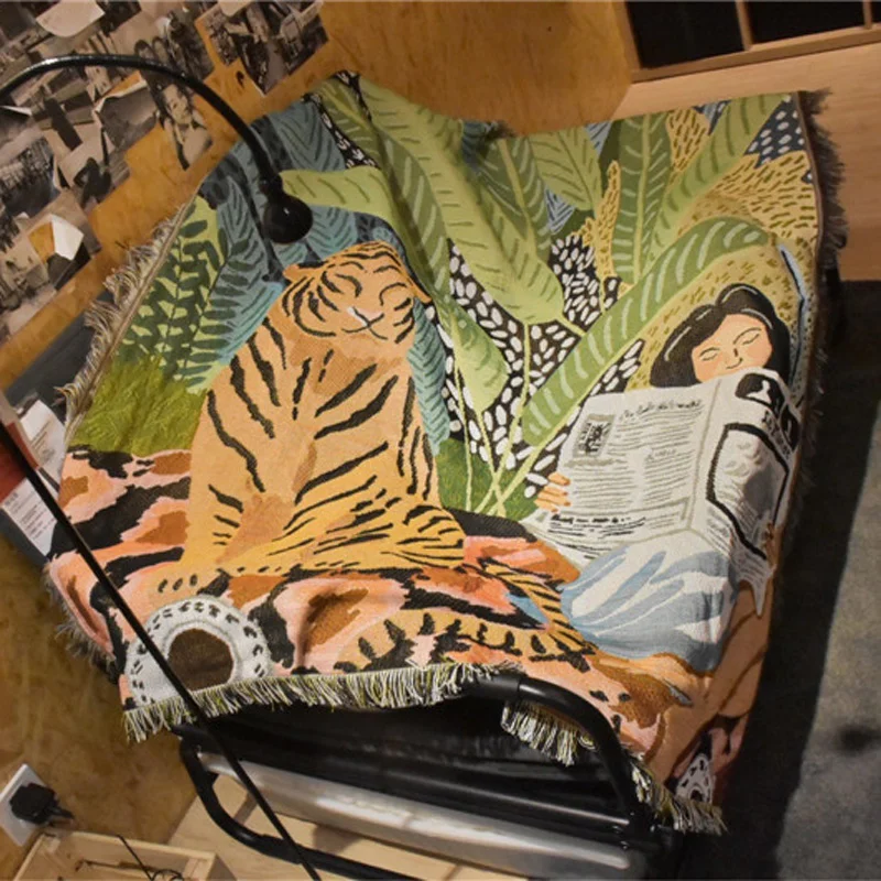 Multifunction Newspaper Girl Throw Blanket Tiger Sofa Covers Cobertor Home Tassel Dust Cover Air Conditioning Blankets For Bed