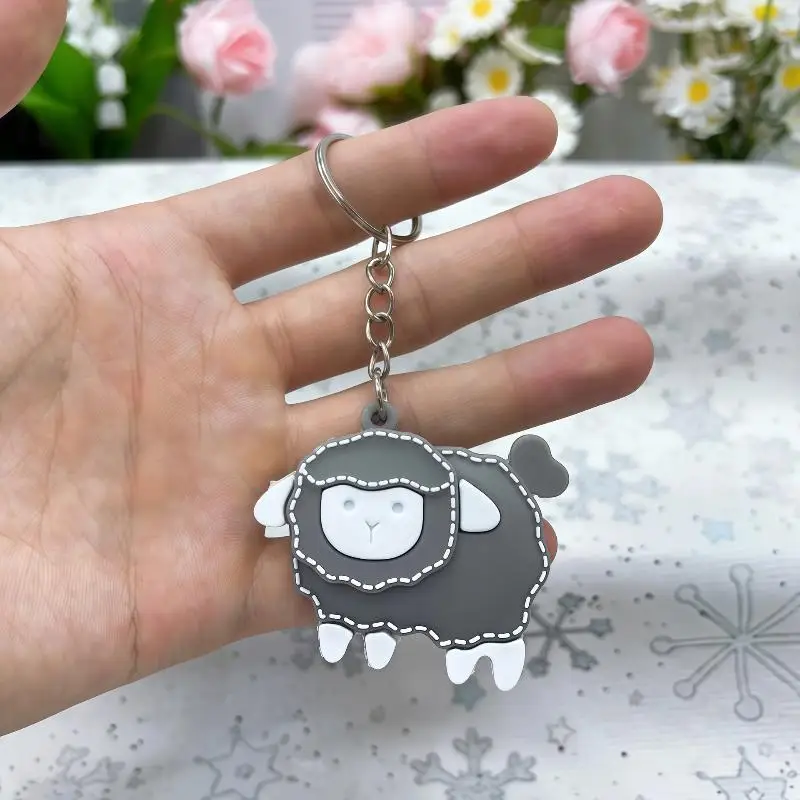 Weicher weißer Schaf-Schlüsselanhänger, Cartoon-Design, PU-Leder-Anhänger, langlebiger Taschenanhänger für Damen, Autoschlüssel, Geschenk für Feiertage – Detail 4
