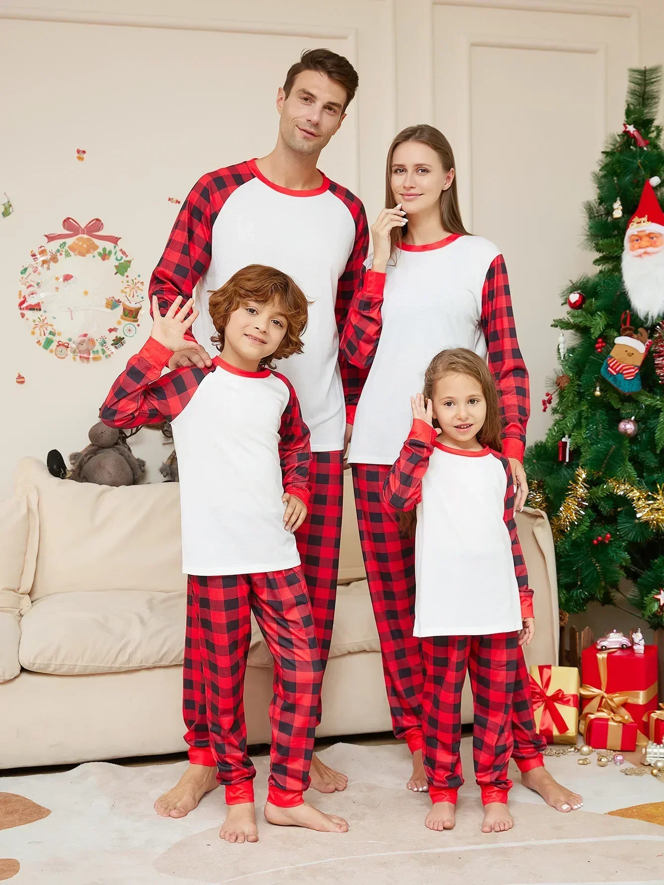 Conjunto de pijamas a juego de Navidad para niños y adultos, Pelele de bebé y perro, ropa de dormir a cuadros en blanco, aspecto familiar, 2024