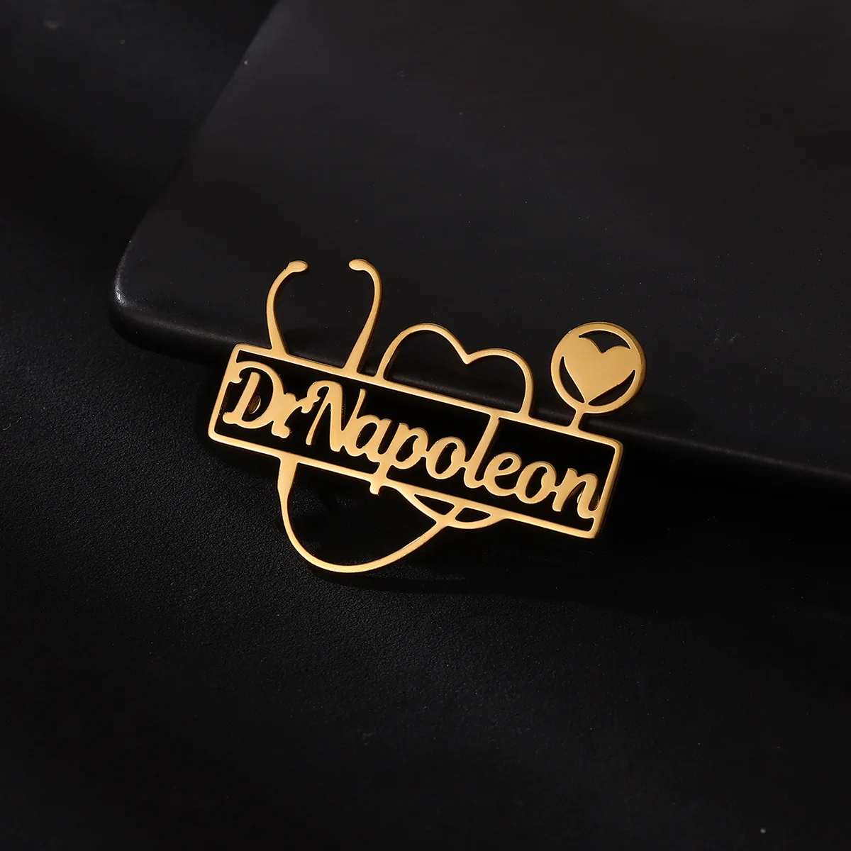 Estetoscópio personalizado broche coração cruz pinos crachá médico enfermeira rn. dr. nome jóias para aniversário enfermeiras dia anjo presente