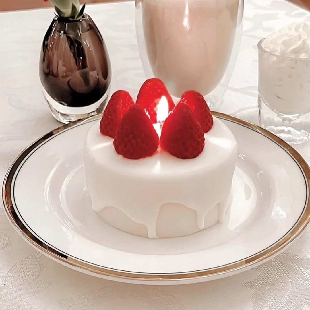 Creative birthday decor strawberry cake aromatic candles table decor ornaments gourmet candle wedding guest gift candles scented