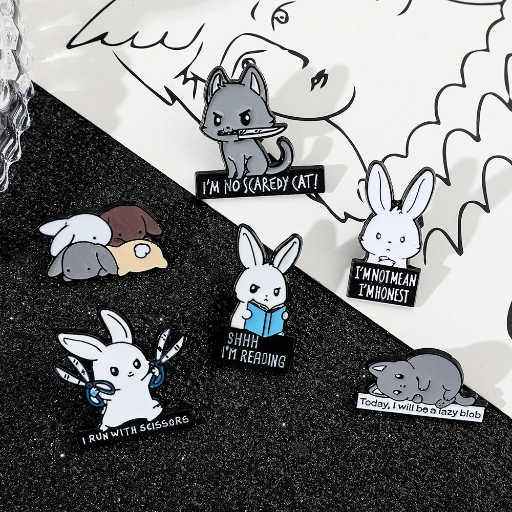 كيتي خنجر دبابيس طية صدر المينا ، مقص ، شارات الكتب ، حقيبة قبعة ، إكسسوارات حقيبة ظهر ، مجوهرات ، أرنب ، أرانب ، دبابيس معدنية أنيقة