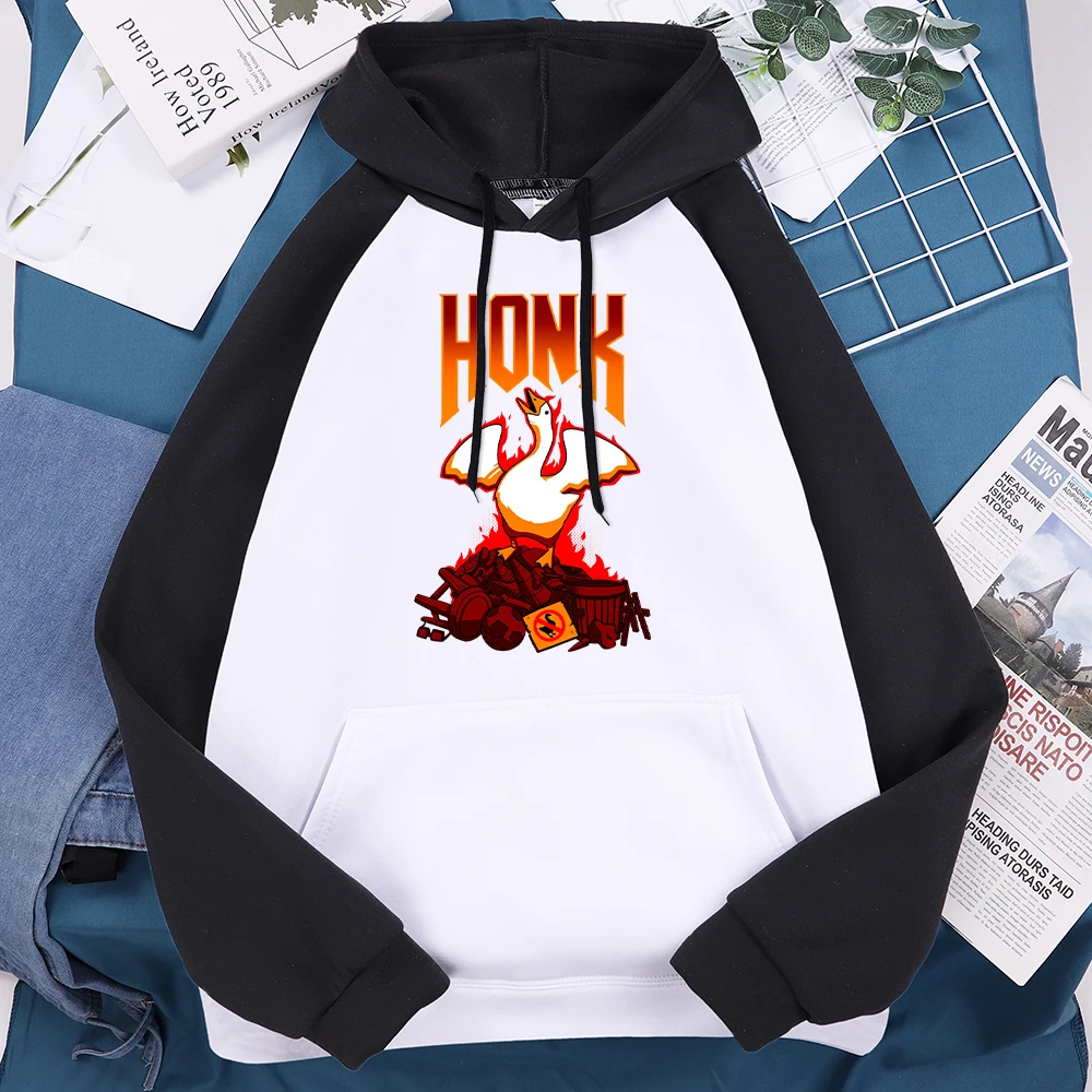 

Swan Standing On The Ruins Honk Printed Man Pullover Funny Oversize Sweatshirt Street Hip Hop Hoodie Autumn Male Raglan Clothing