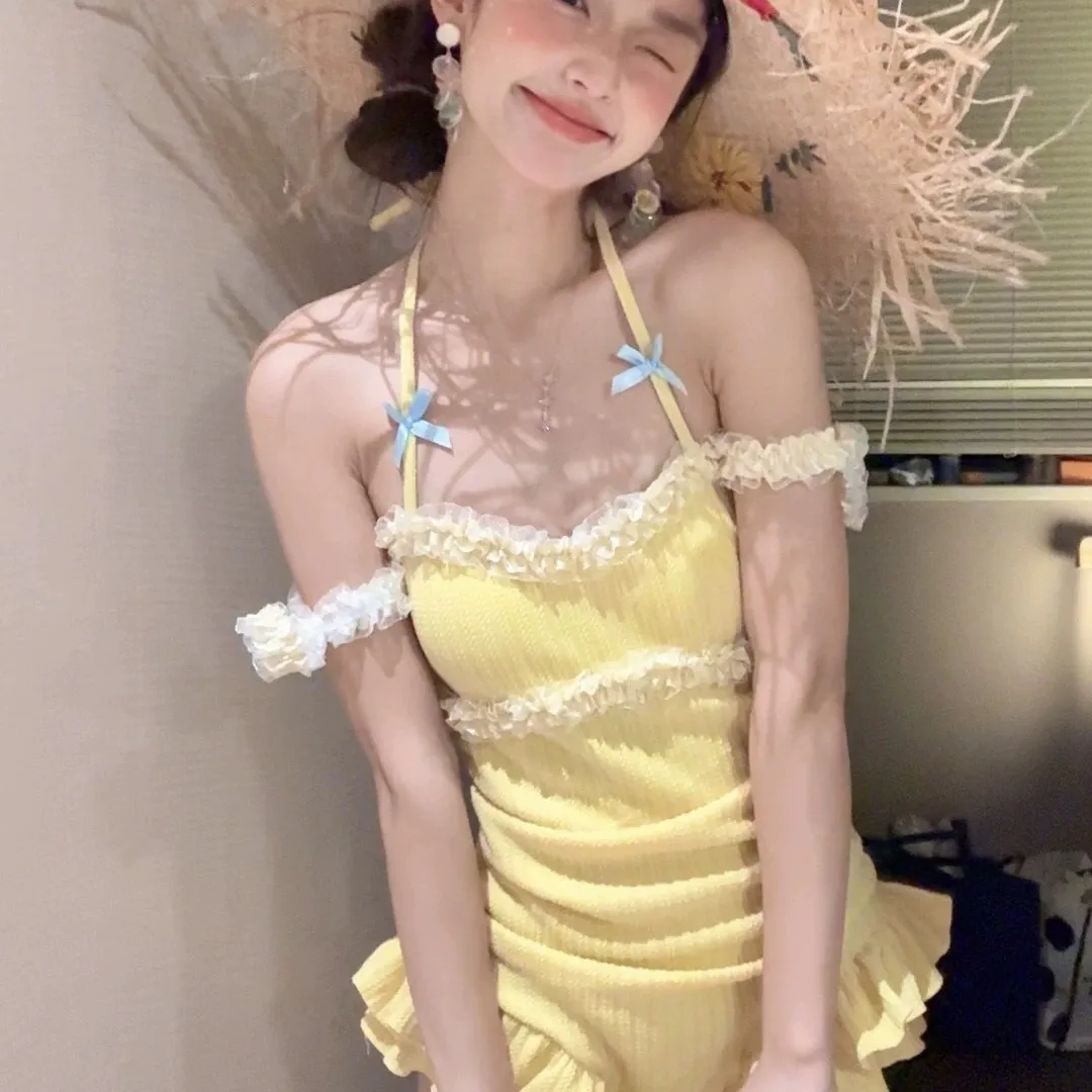 

Yellow One-piece Swimsuit Female Hot Girl Sweet Girl with Ruffles Slim Fit and Slim Body Covering Her Flesh Conservative Student